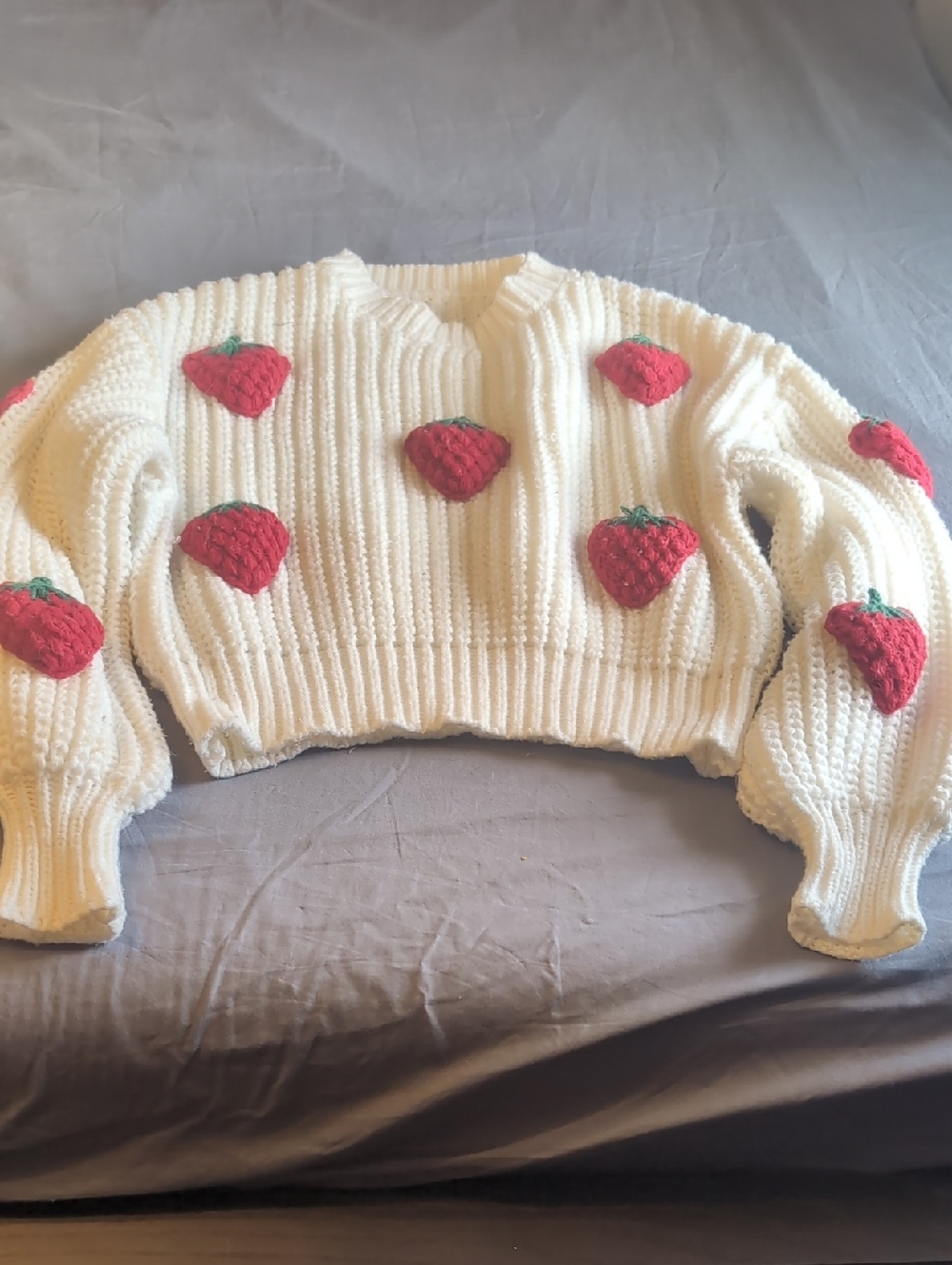 Cream Strawberry Appliqué Cropped Sweater - Unbranded